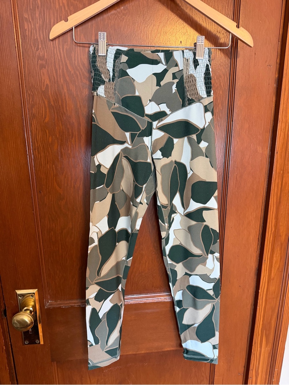Aerie Green, Tan & White Earthy Leggings